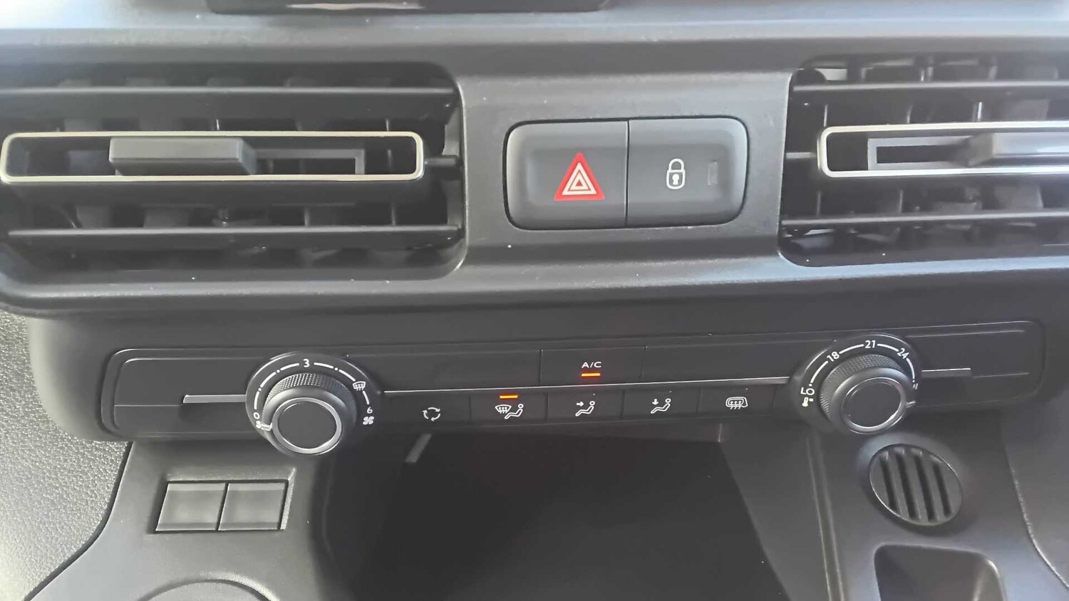 Used Vauxhall Combo 2025 for sale - 77859367: Photo 25