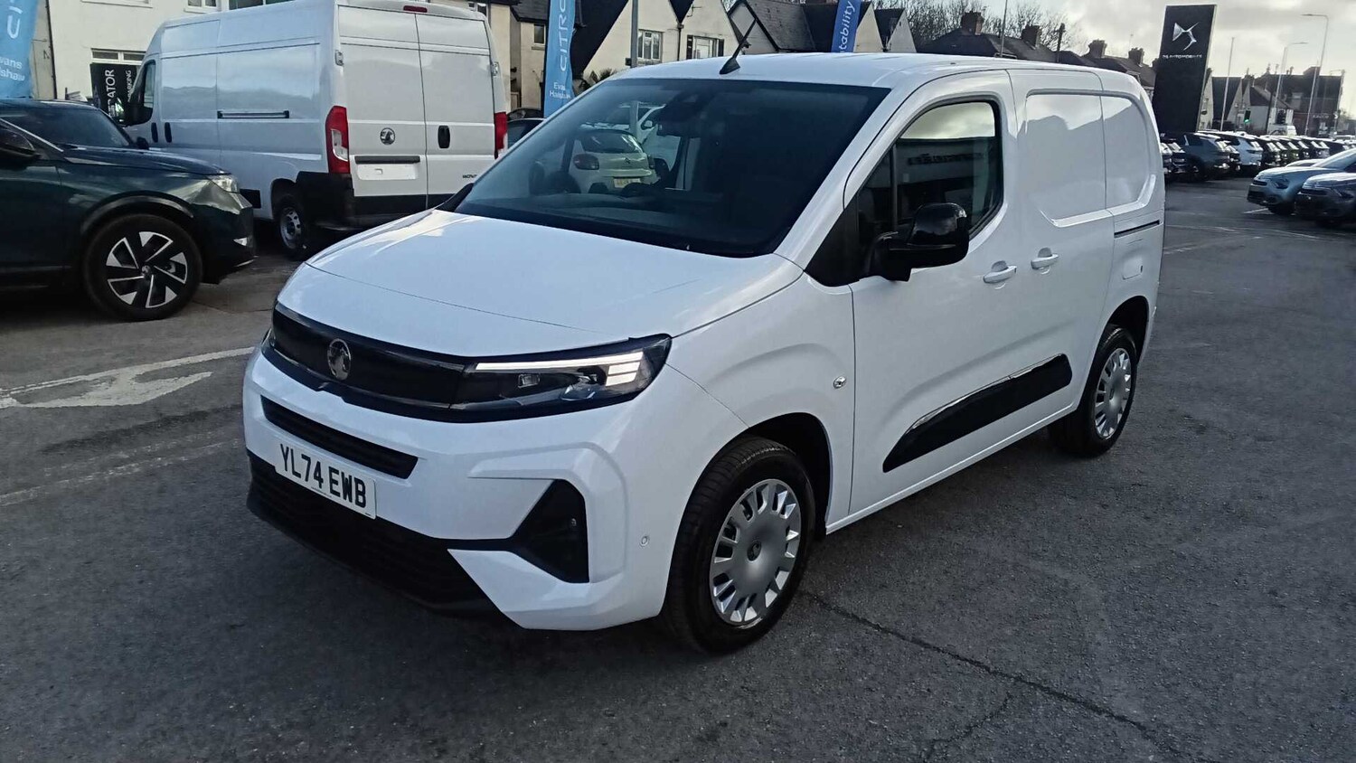 Used Vauxhall Combo 2025 for sale - 77859367: Photo 3