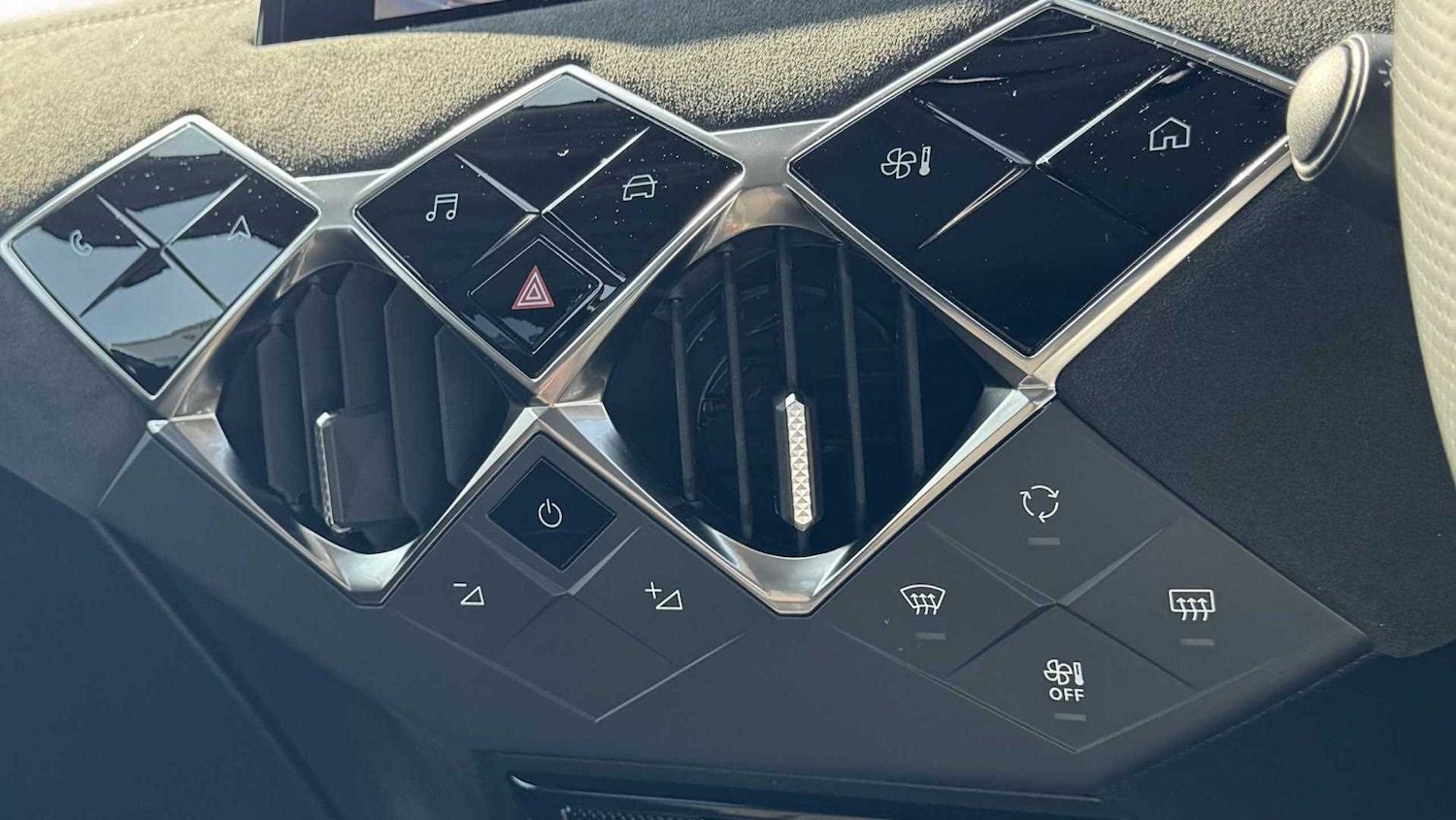 Used DS Automobiles DS 3 2025 for sale - 77858834: Photo 22