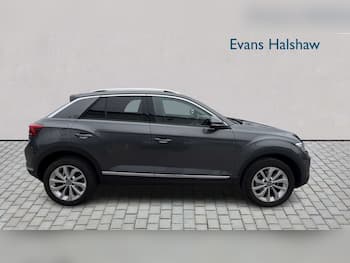 Used Volkswagen T-Roc 2023 for sale - 79825026: Photo