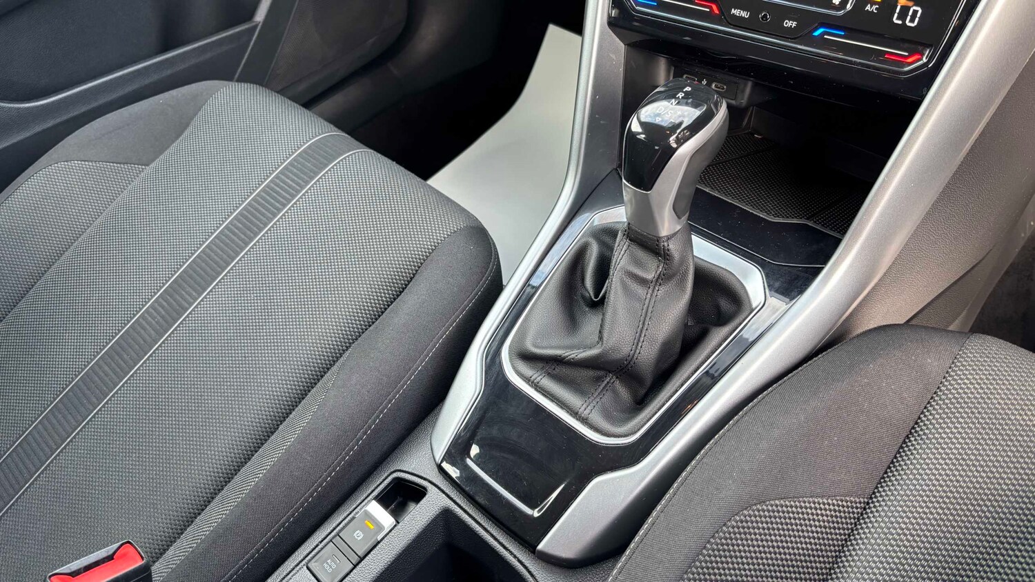 Used Volkswagen T-Roc for sale - 77858746: Photo 13