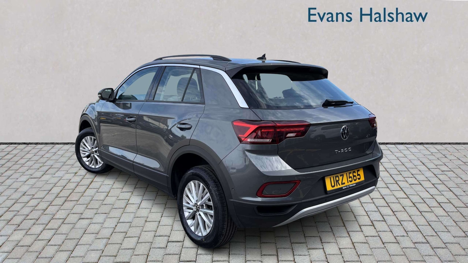 Used Volkswagen T-Roc for sale - 77858746: Photo 2