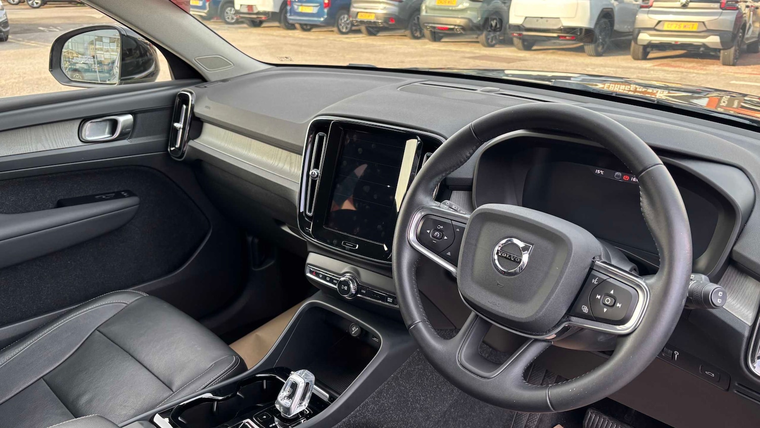 Used Volvo XC40 2021 for sale - 77972815: Photo 9