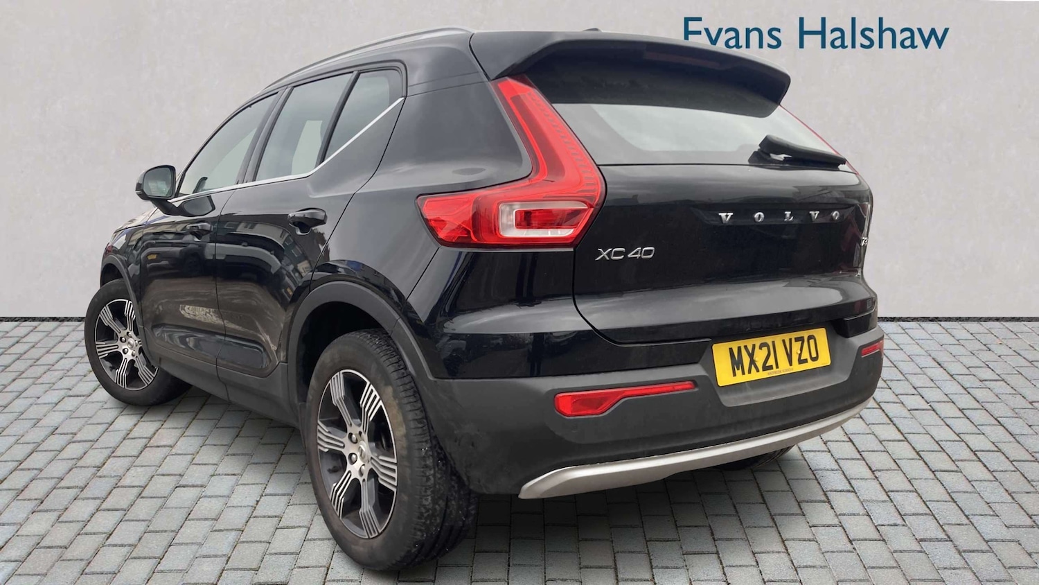 Used Volvo XC40 2021 for sale - 77857394: Photo 2