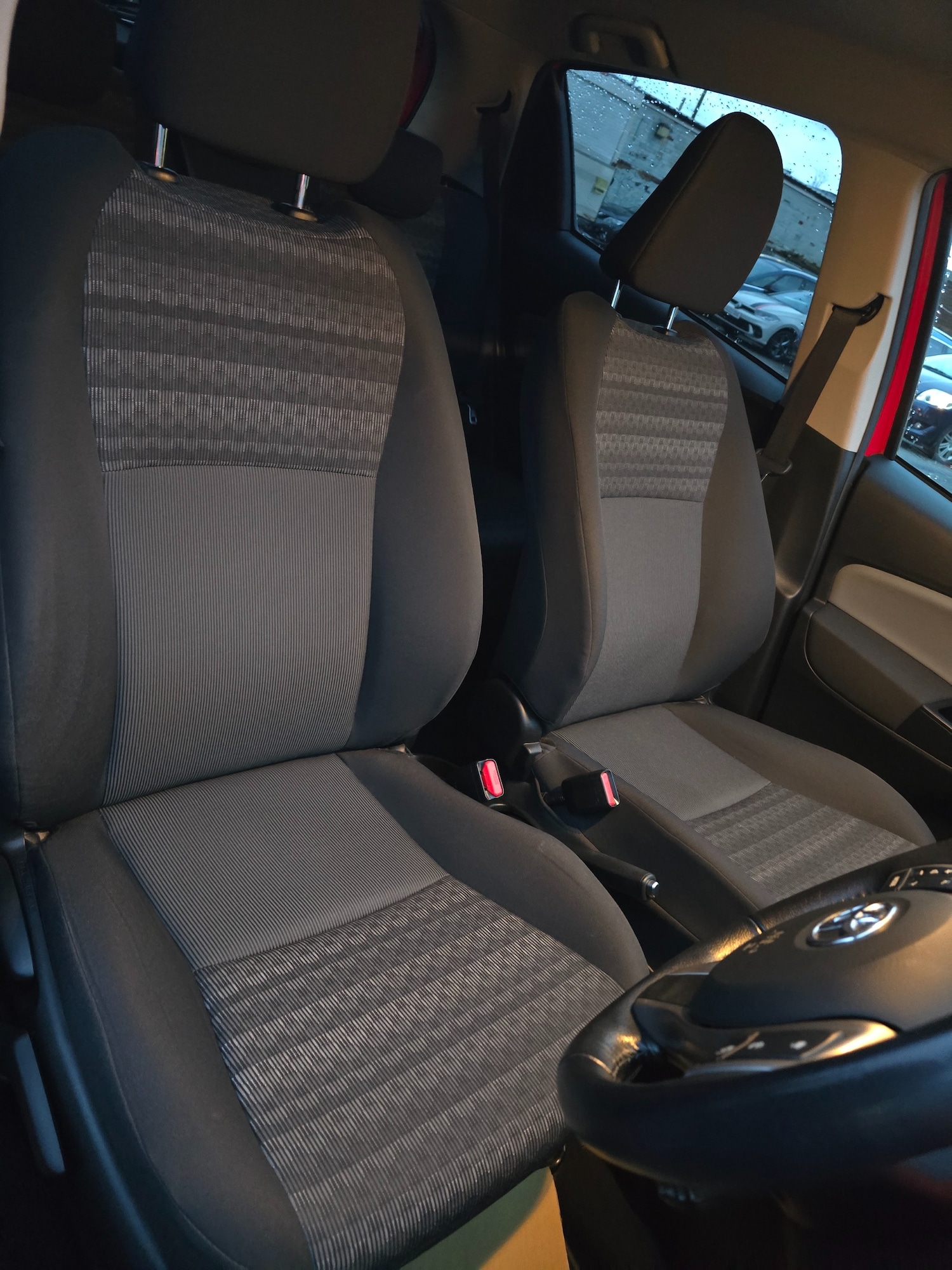 Used Toyota Yaris 2016 for sale - 76792649: Photo 15