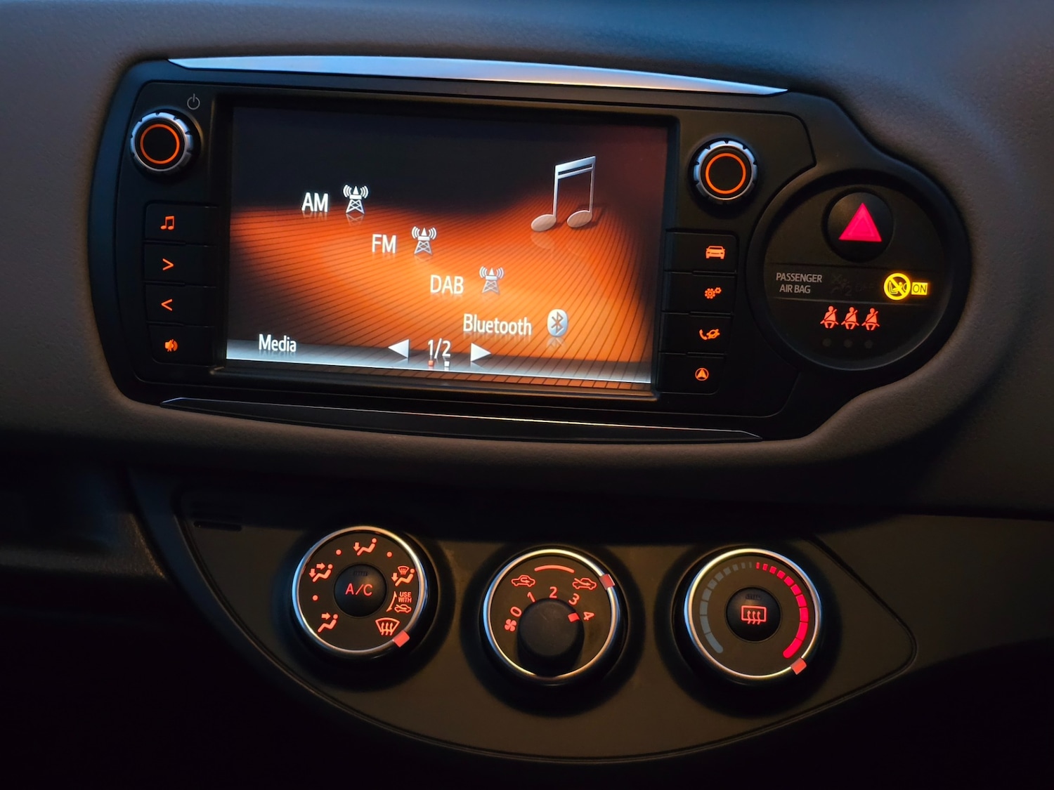 Used Toyota Yaris 2016 for sale - 76792649: Photo 16