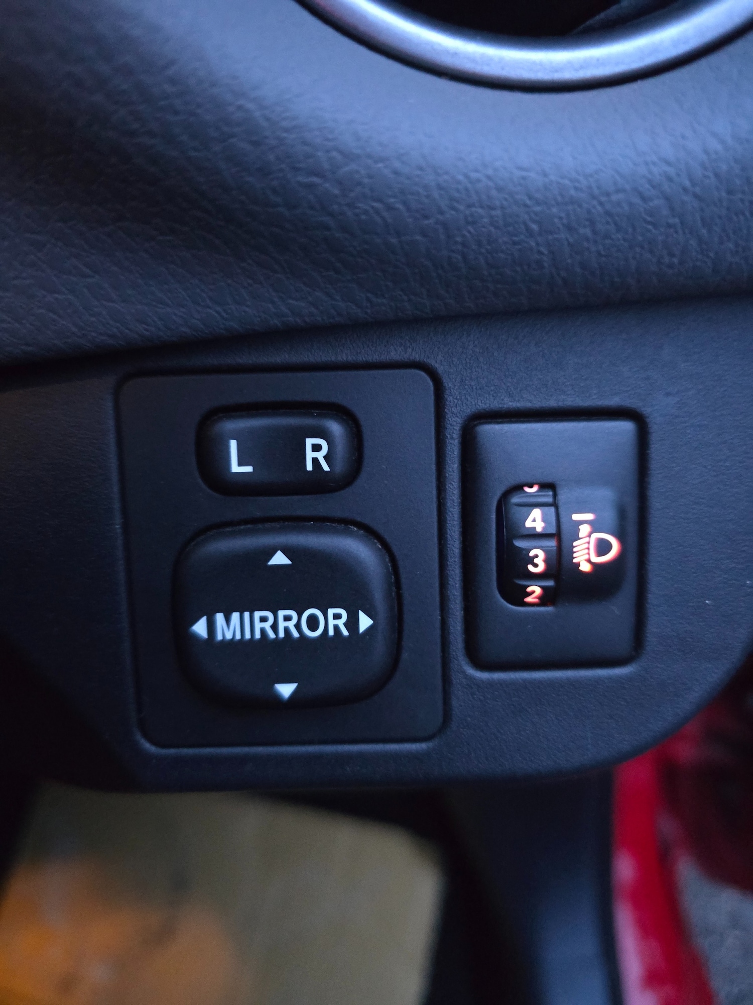 Used Toyota Yaris 2016 for sale - 76792649: Photo 23