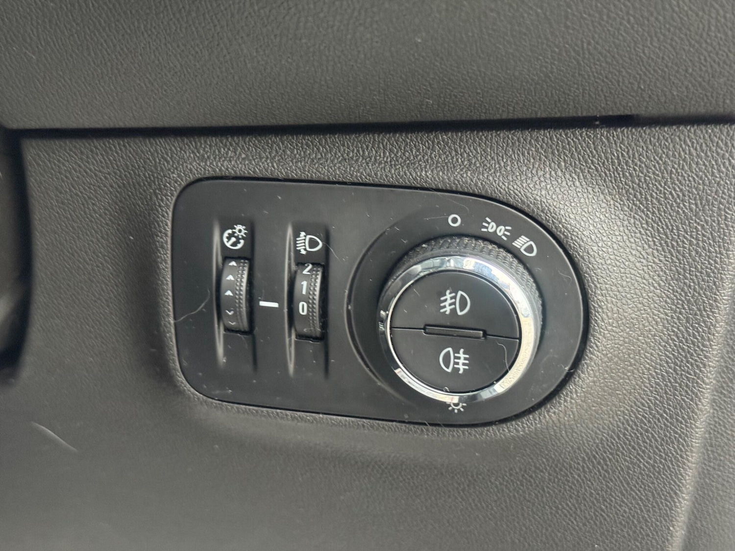 Used Vauxhall Corsa 2015 for sale - 78034087: Photo 26