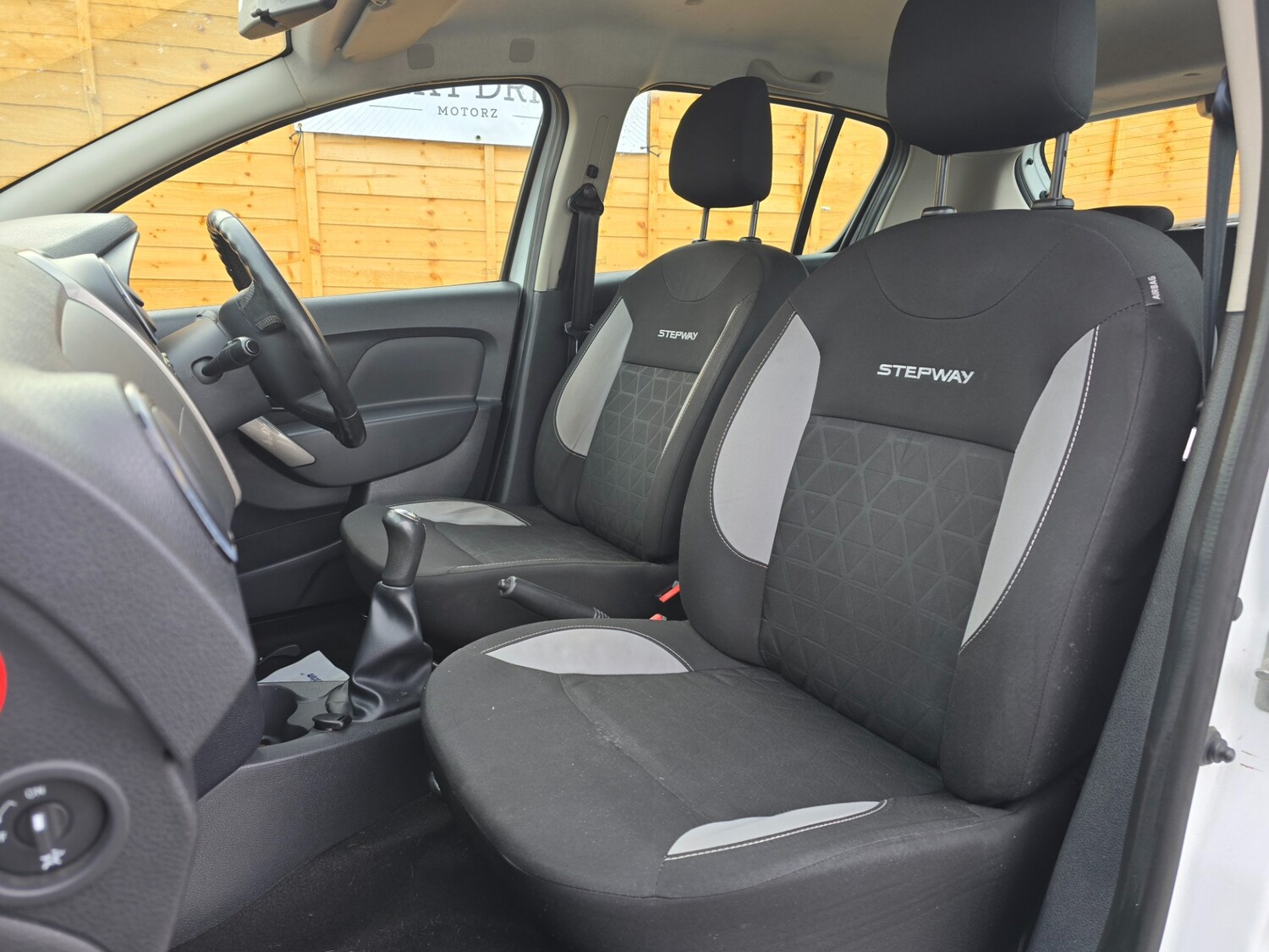 Used Dacia Sandero Stepway 2015 for sale - 77173392: Photo 19