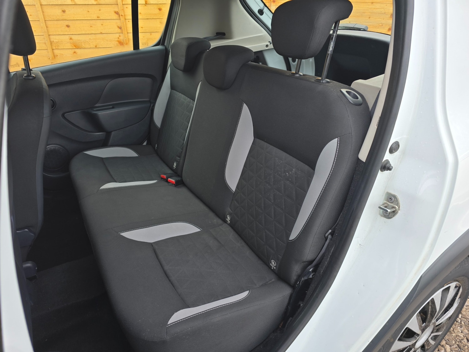 Used Dacia Sandero Stepway 2015 for sale - 77173392: Photo 20