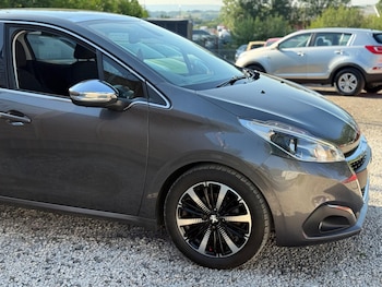 Used Peugeot 208 2018 for sale - 79453342: Photo