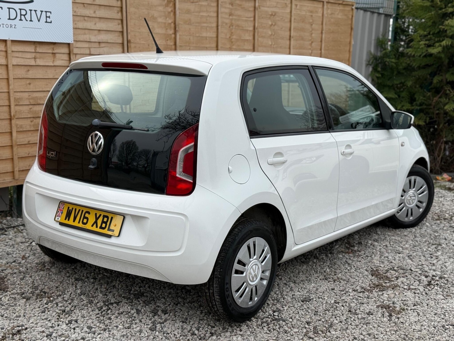 Used Volkswagen up! 2016 for sale - 77982359: Photo 24