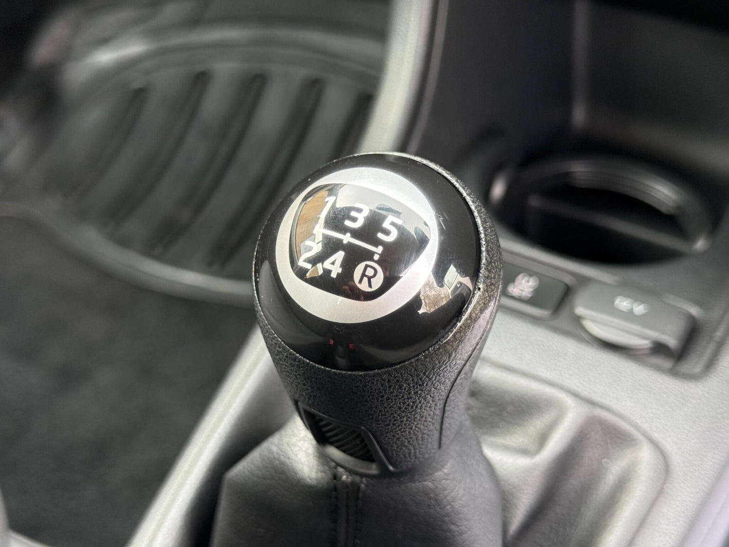 Used Volkswagen up! 2016 for sale - 77982359: Photo 30