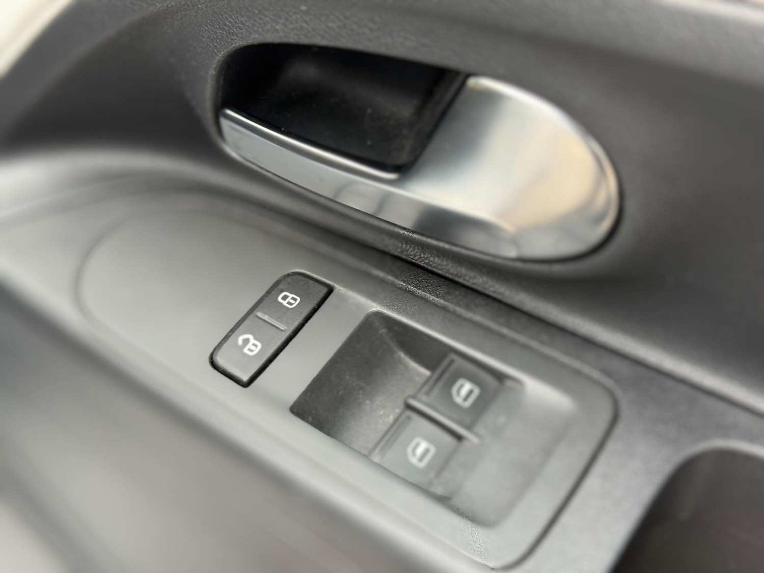 Used Volkswagen up! 2016 for sale - 77982359: Photo 39