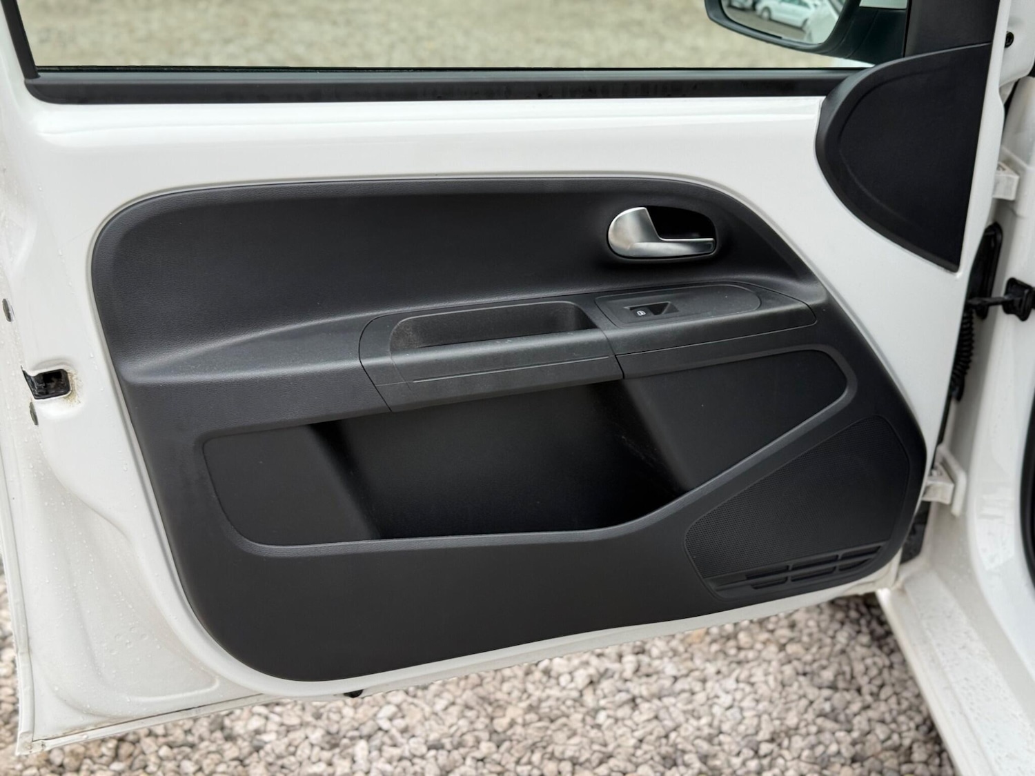 Used Volkswagen up! 2016 for sale - 77982359: Photo 41