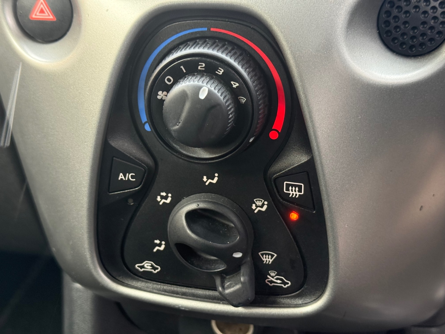 Used Peugeot 108 2016 for sale - 77632693: Photo 16