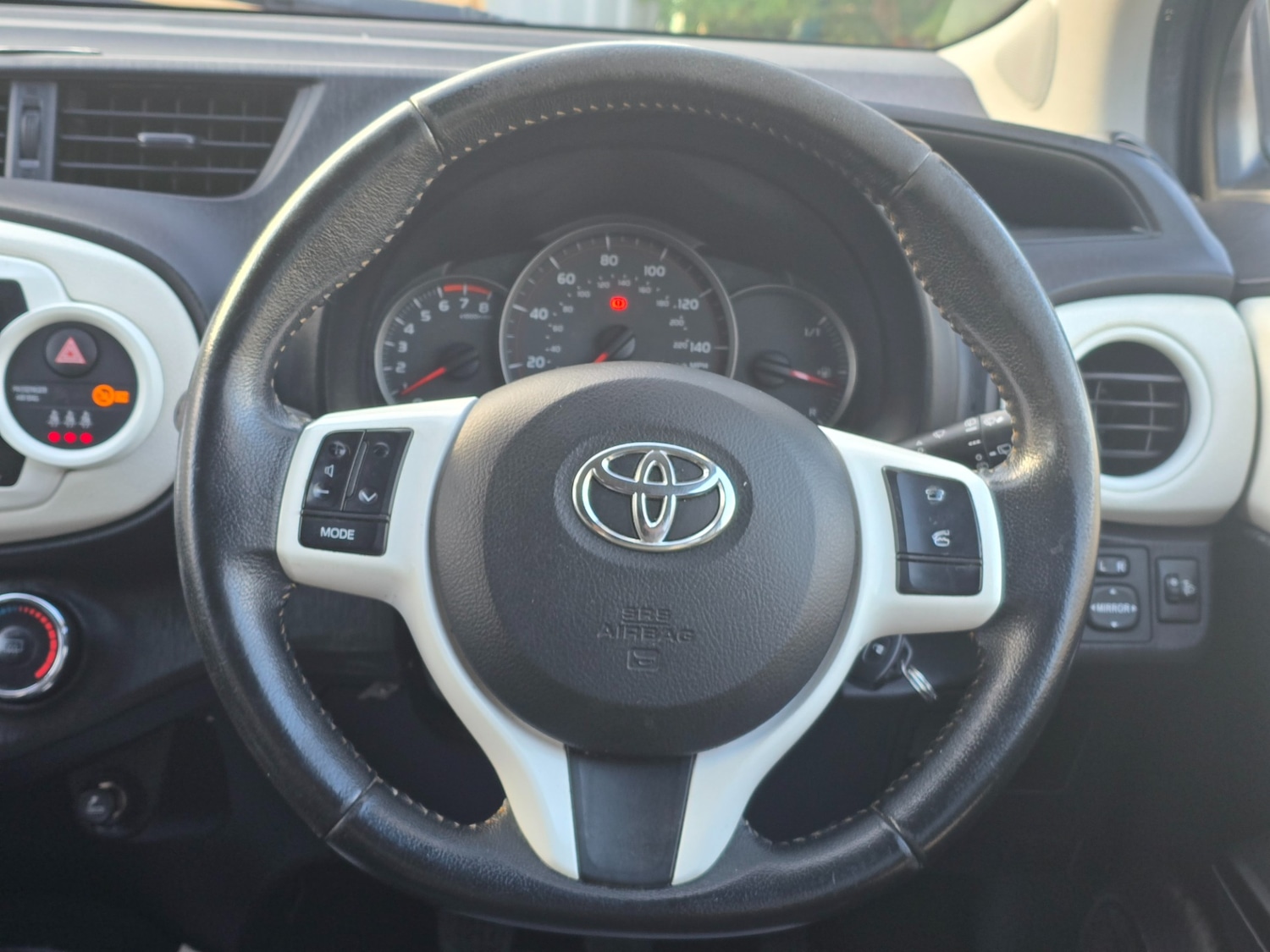 Used Toyota Yaris 2013 for sale - 77336338: Photo 14
