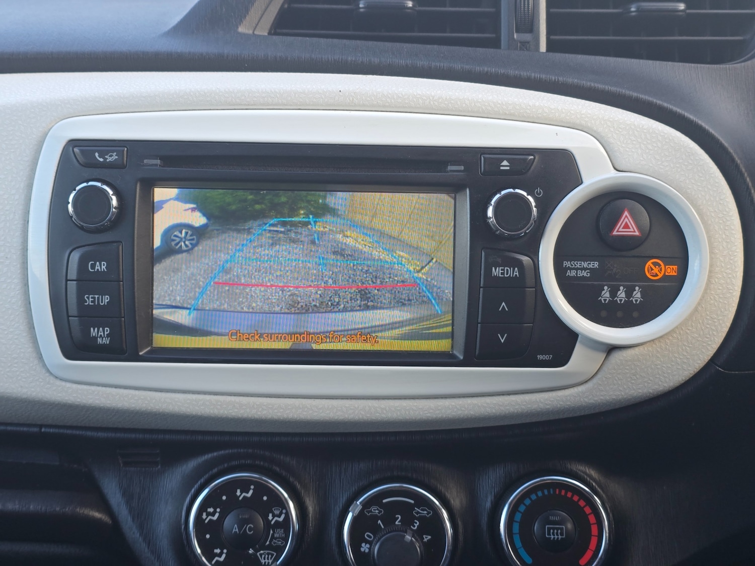 Used Toyota Yaris 2013 for sale - 77336338: Photo 17