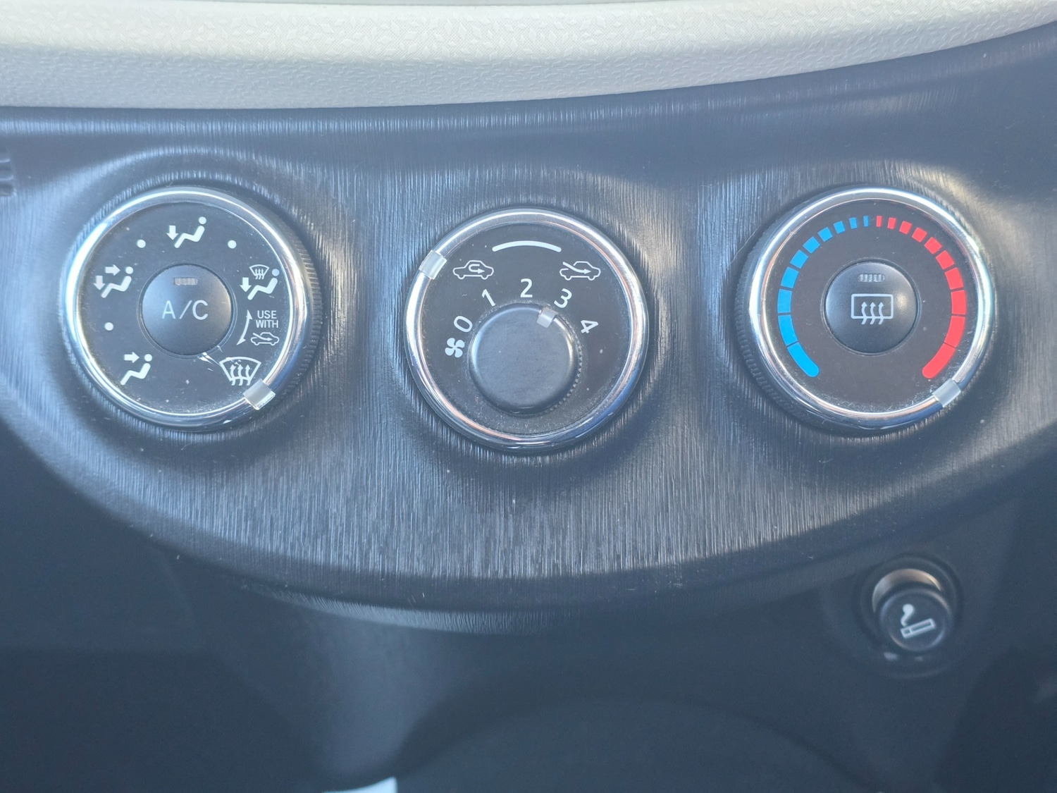 Used Toyota Yaris 2013 for sale - 77336338: Photo 19