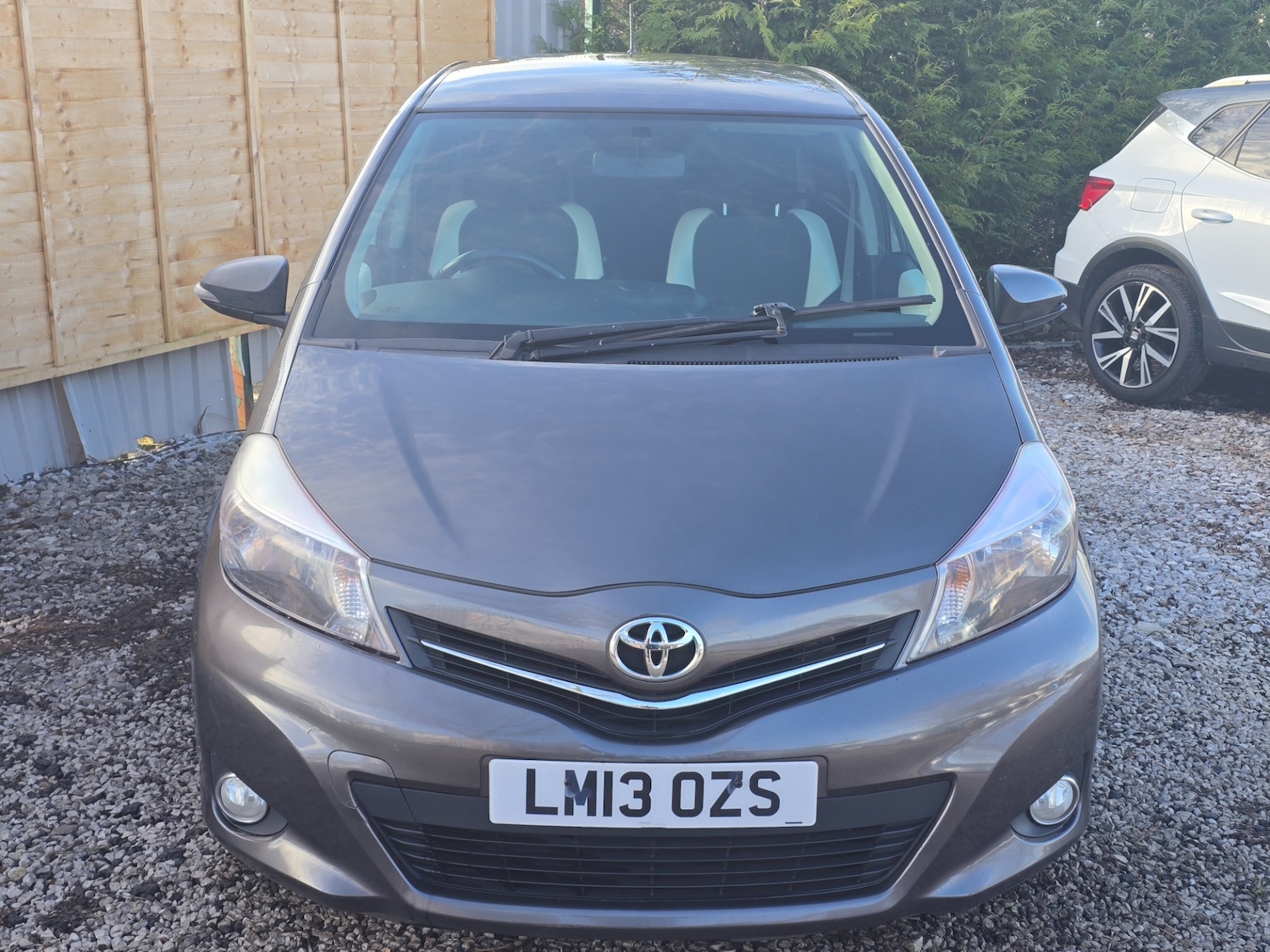 Used Toyota Yaris 2013 for sale - 77336338: Photo 2