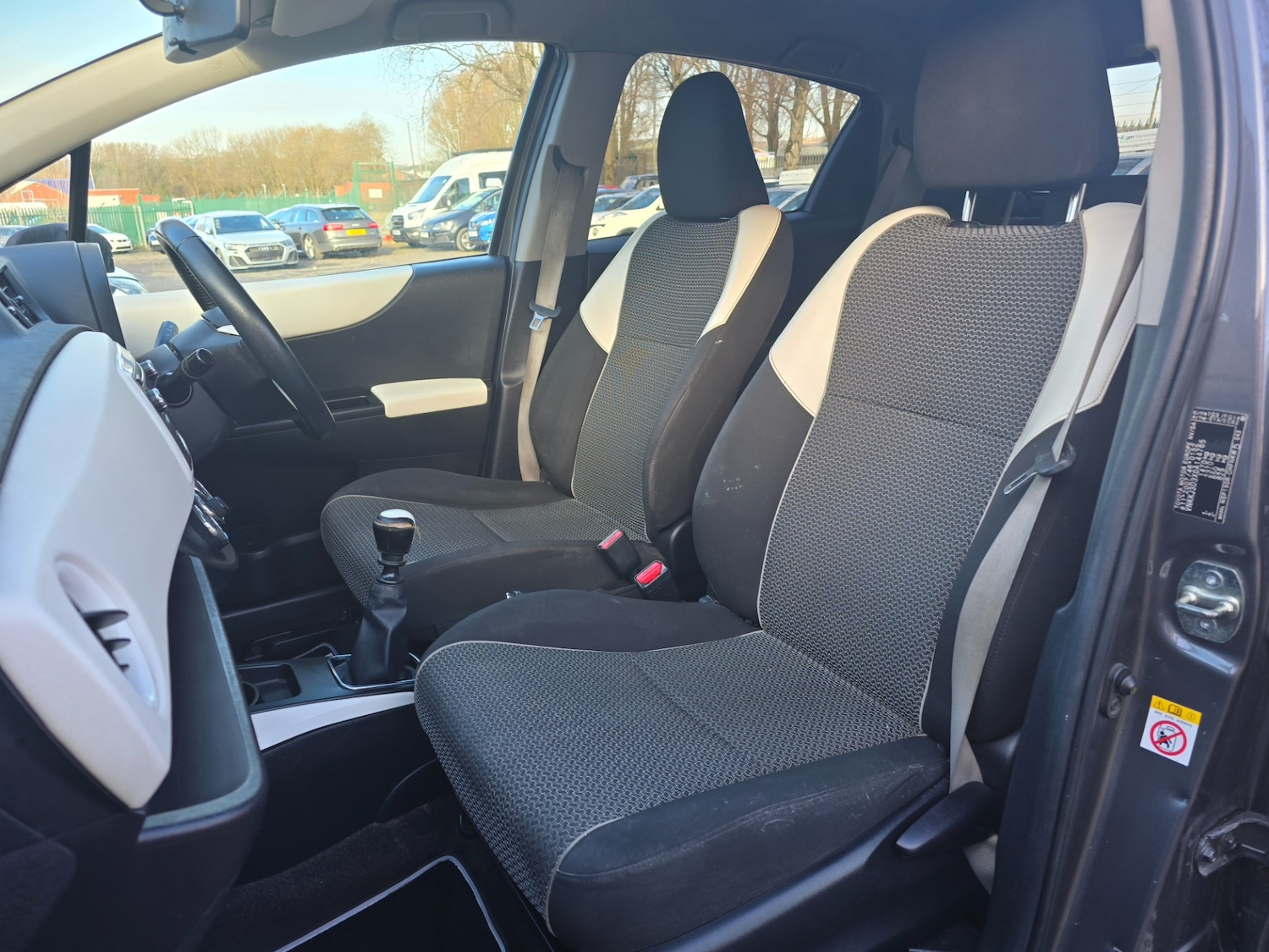 Used Toyota Yaris 2013 for sale - 77336338: Photo 20