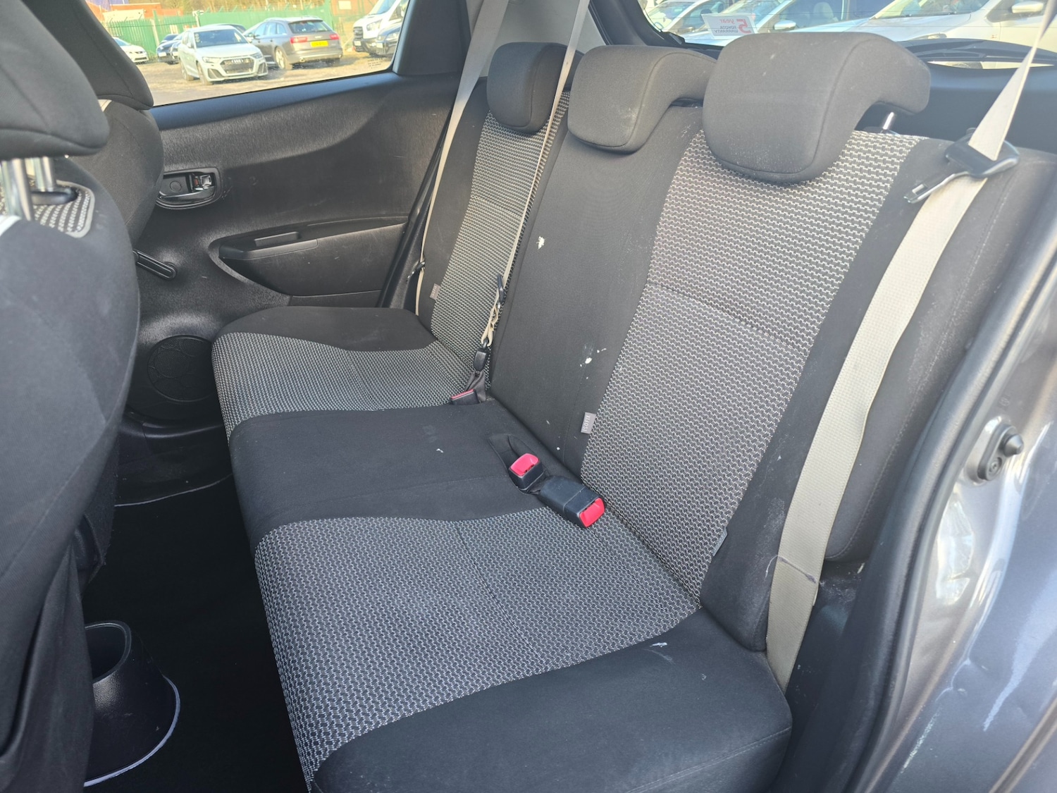 Used Toyota Yaris 2013 for sale - 77336338: Photo 21