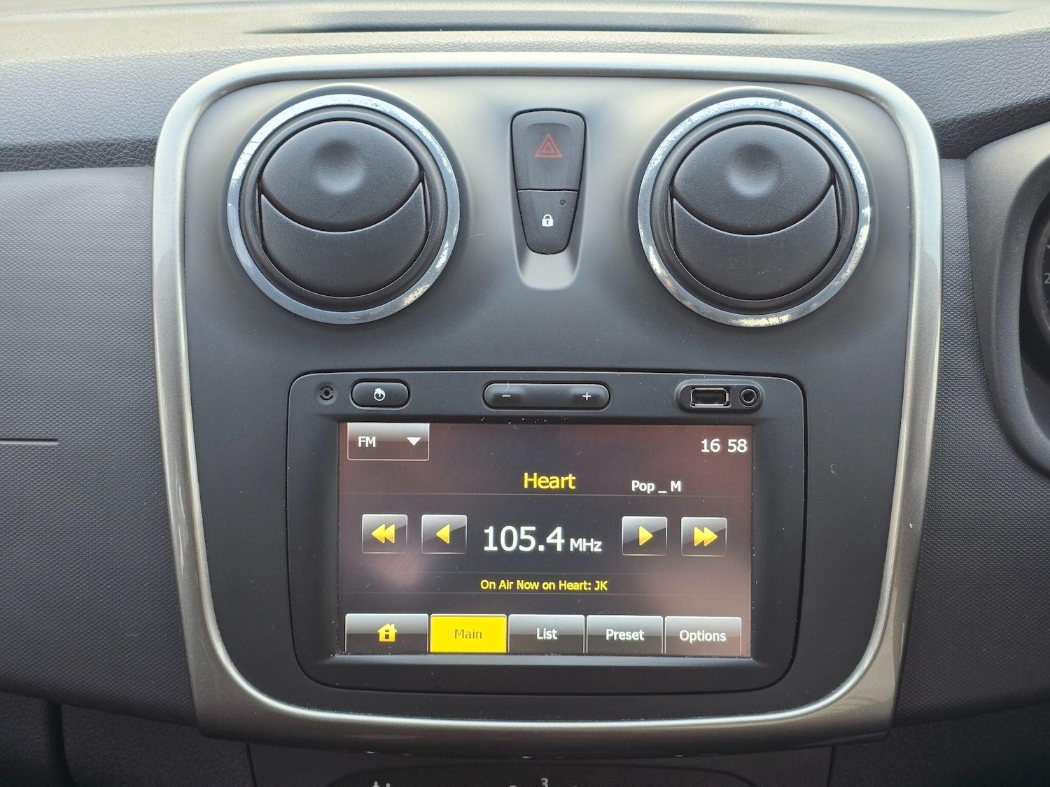 Used Dacia Sandero Stepway 2015 for sale - 77793413: Photo 19