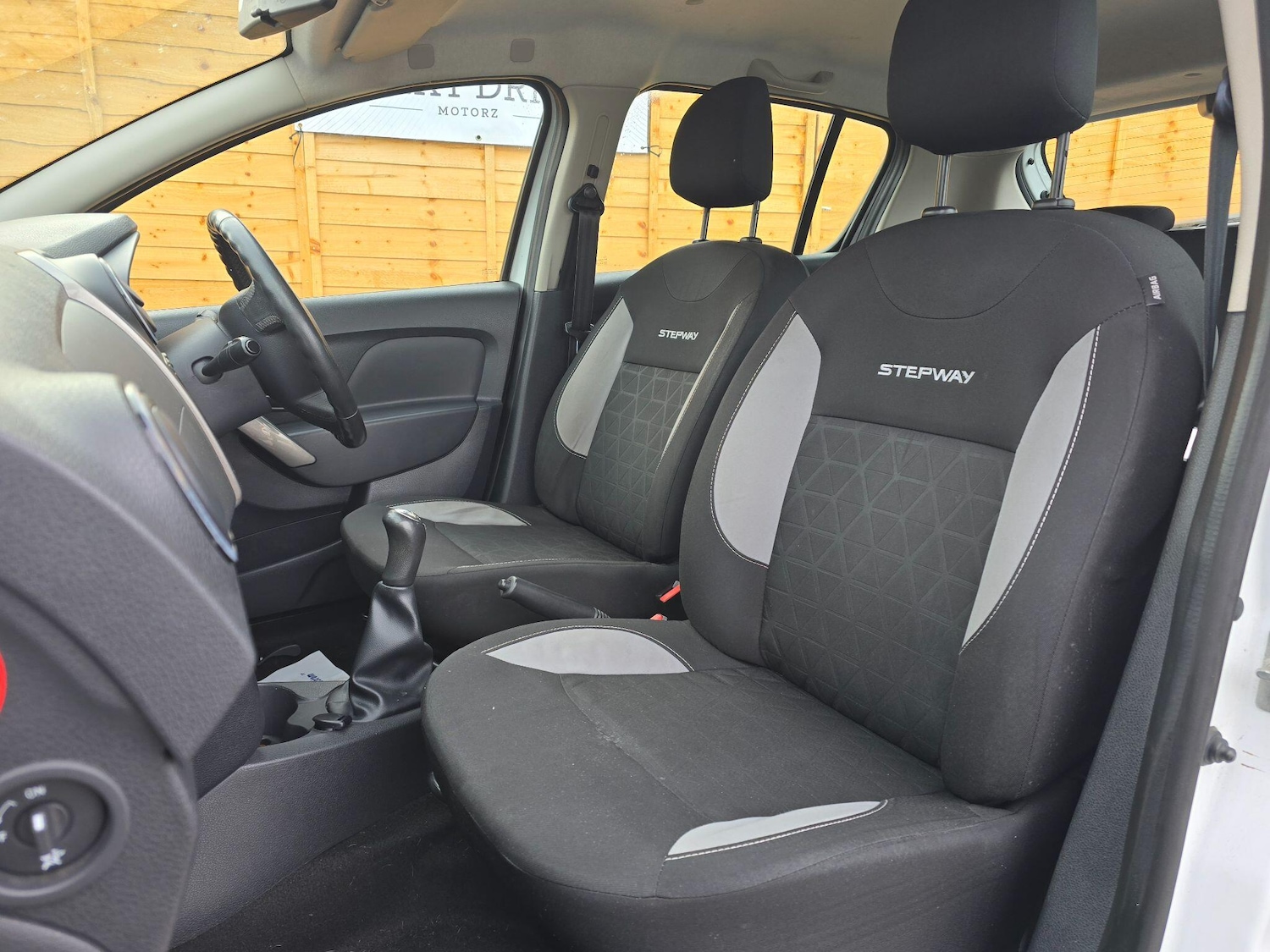 Used Dacia Sandero Stepway 2015 for sale - 77793413: Photo 27