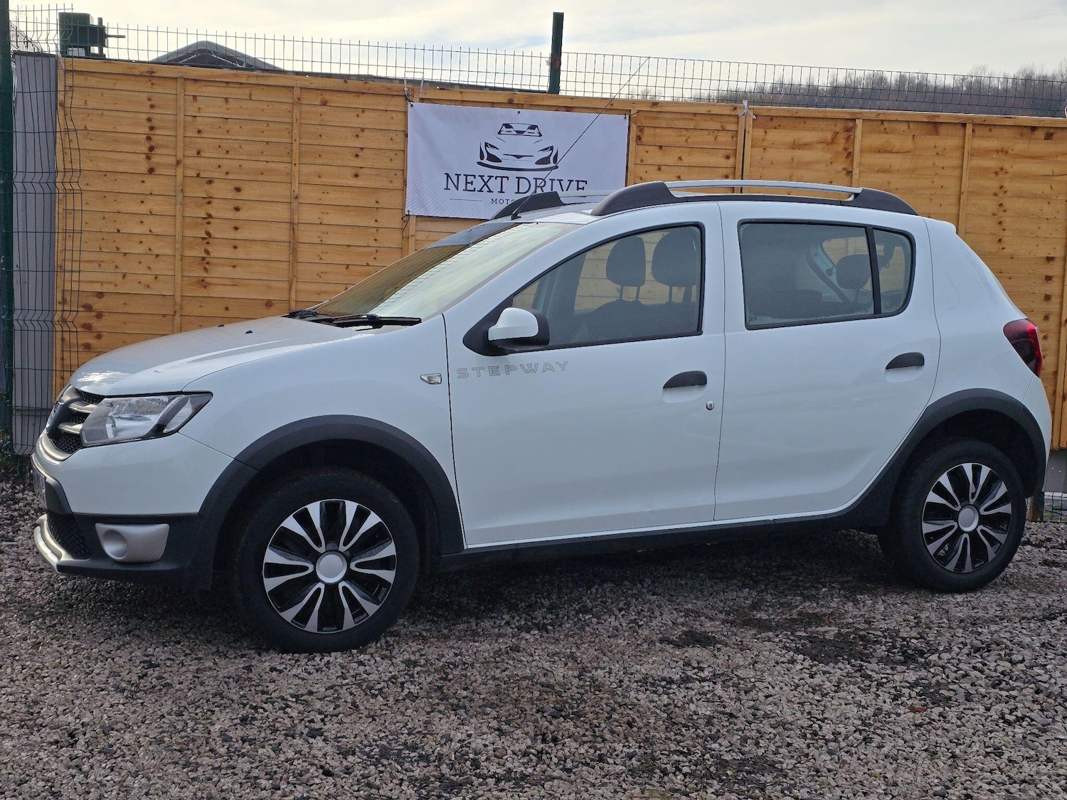 Used Dacia Sandero Stepway 2015 for sale - 77793413: Photo 5