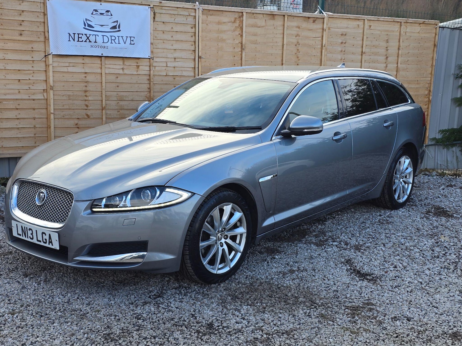 Used Jaguar XF 2013 for sale - 77743543: Photo 4