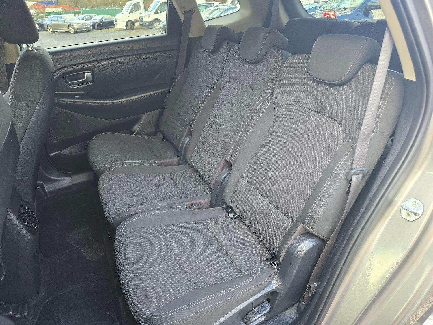 Used Kia Carens 2017 for sale - 77799336: Photo 19