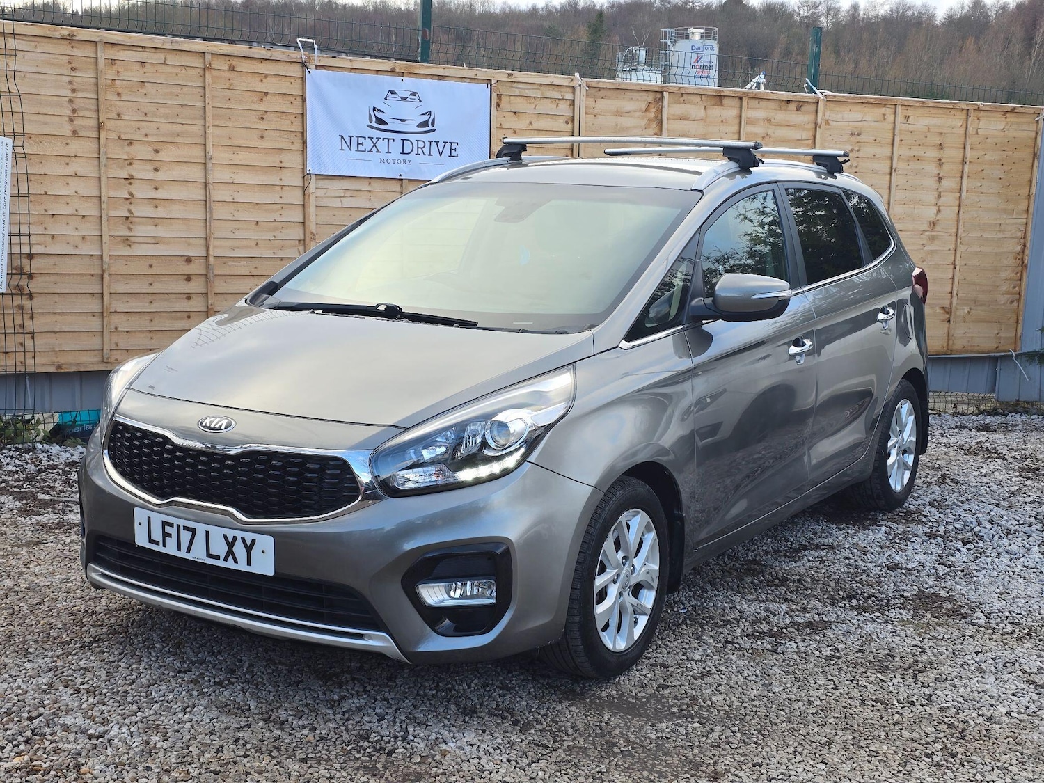 Used Kia Carens 2017 for sale - 77799336: Photo 2