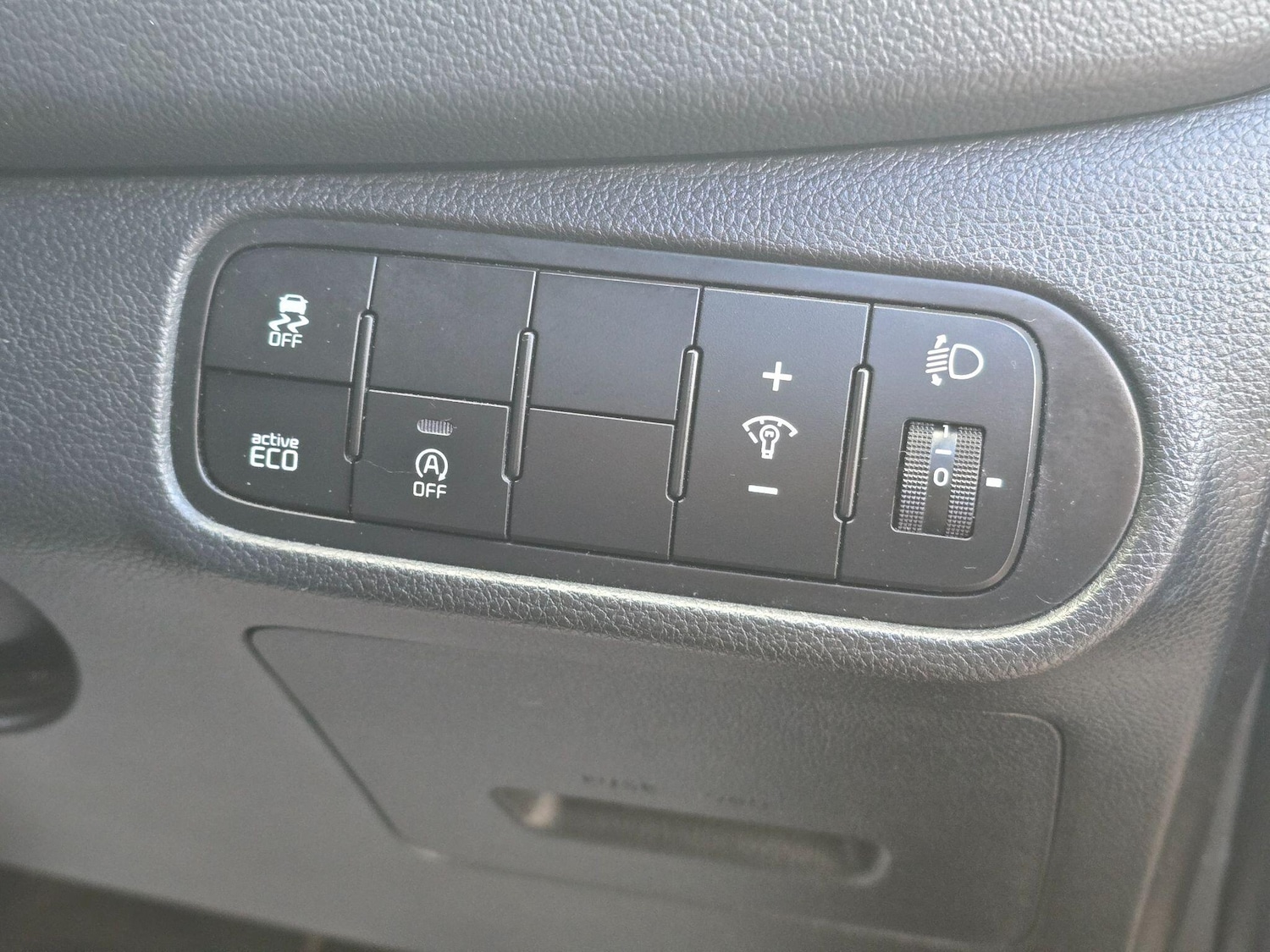 Used Kia Carens 2017 for sale - 77799336: Photo 24