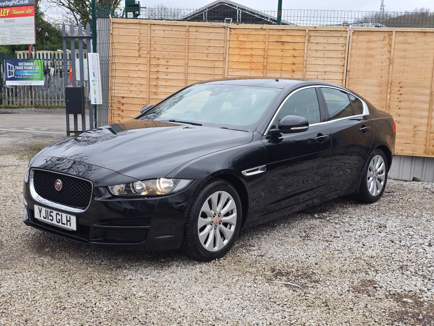 Used Jaguar XE 2015 for sale - 77743541: Photo 2