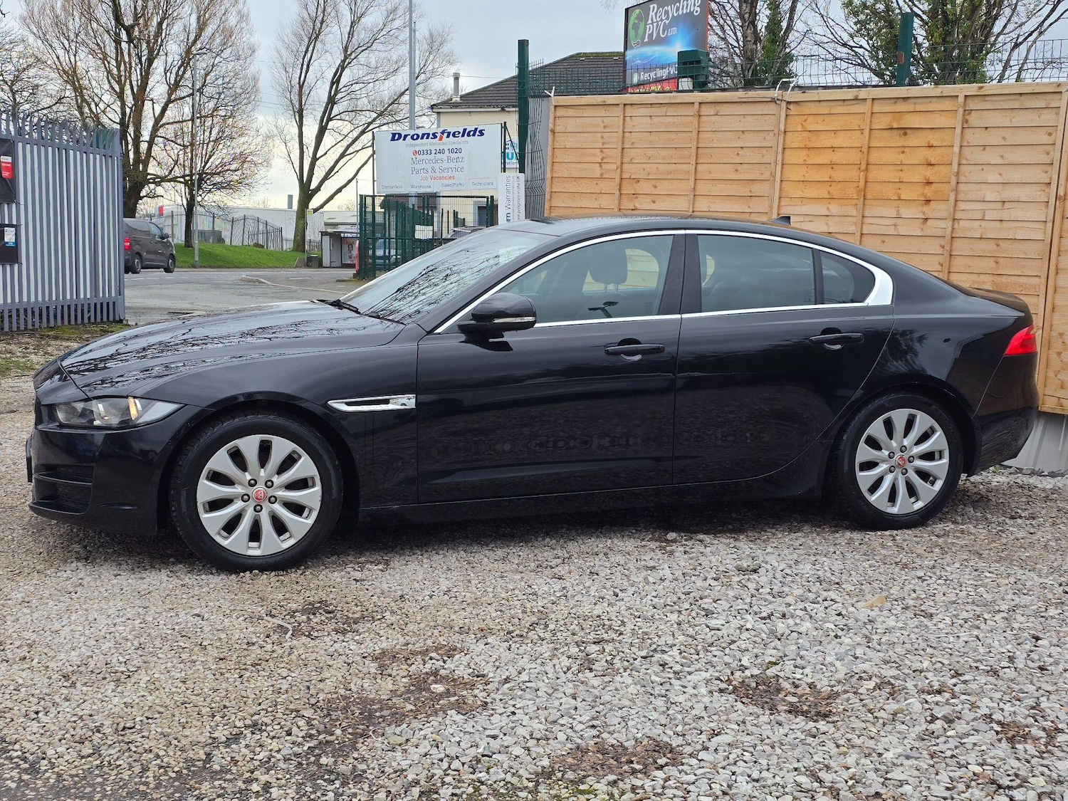 Used Jaguar XE 2015 for sale - 77743541: Photo 4
