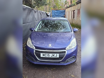 Used Peugeot 208 2015 for sale - 76807965: Photo