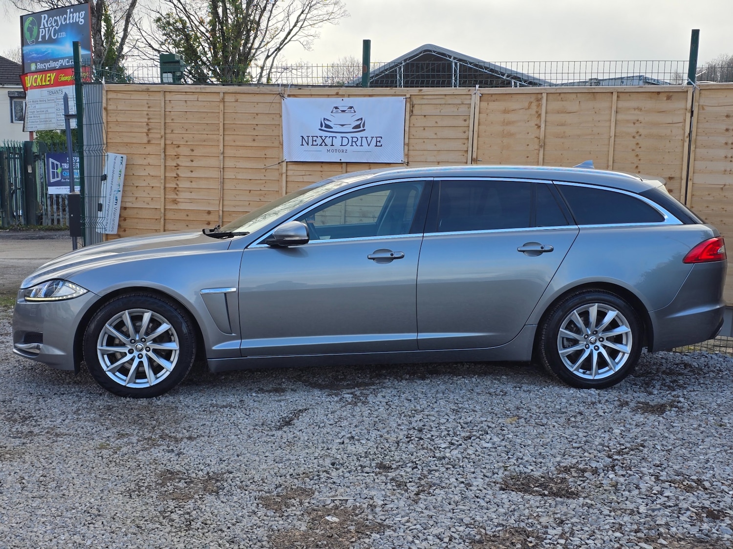 Used Jaguar XF 2013 for sale - 77336351: Photo 4