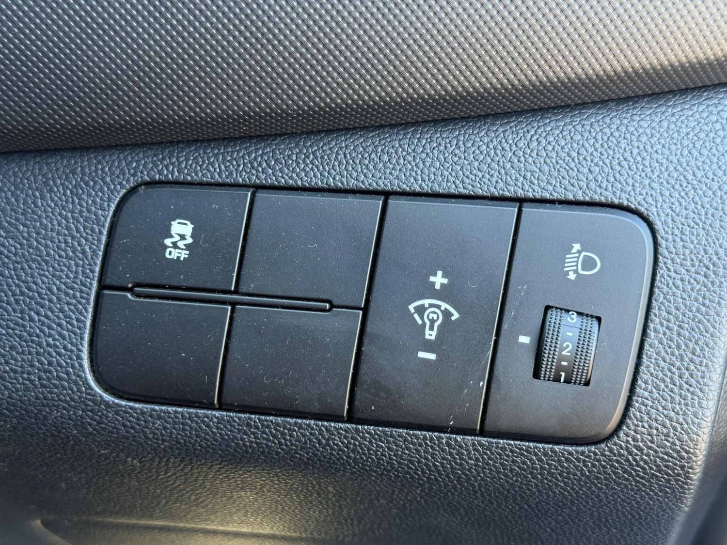 Used Hyundai i10 for sale - 77958249: Photo 32