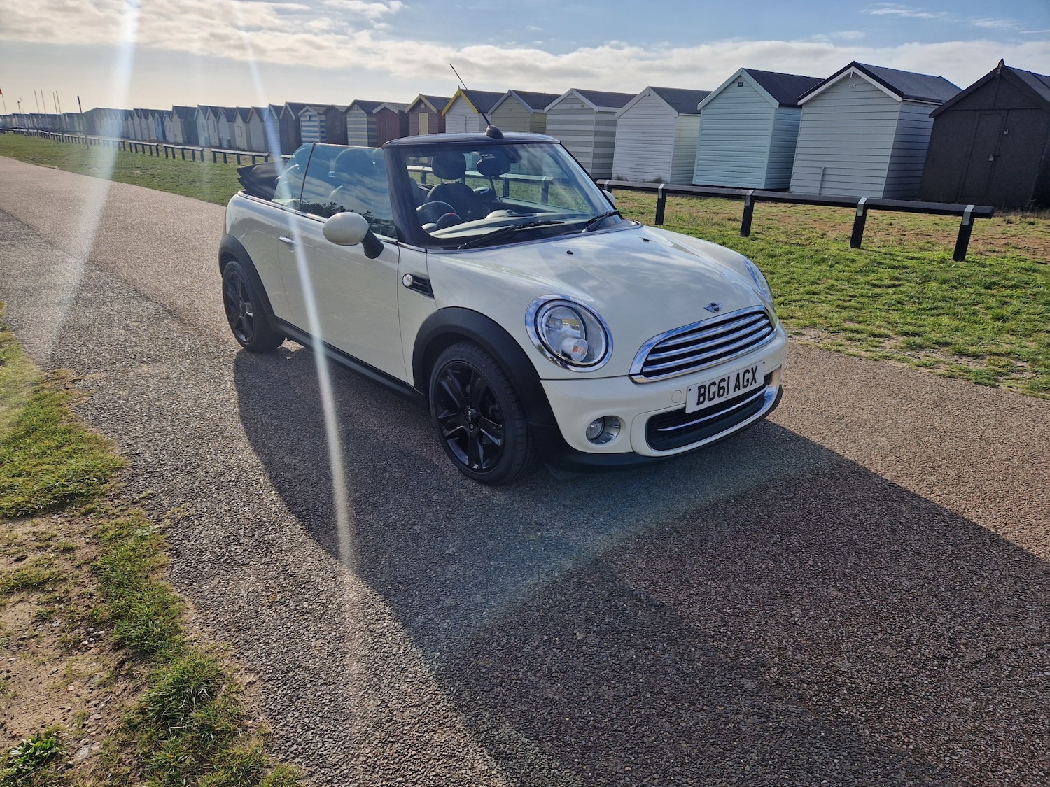 Used MINI Convertible 2011 for sale - 77464768: Photo 2
