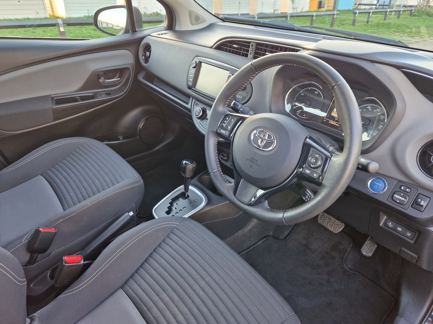 Used Toyota Yaris 2019 for sale - 76656160: Photo 10