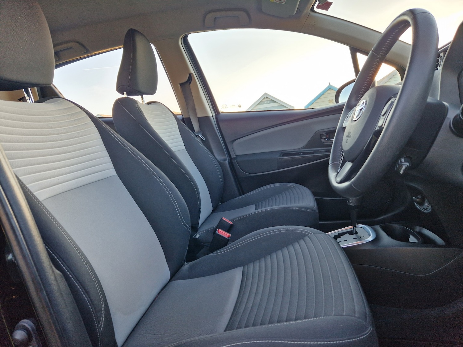 Used Toyota Yaris 2019 for sale - 76656160: Photo 13