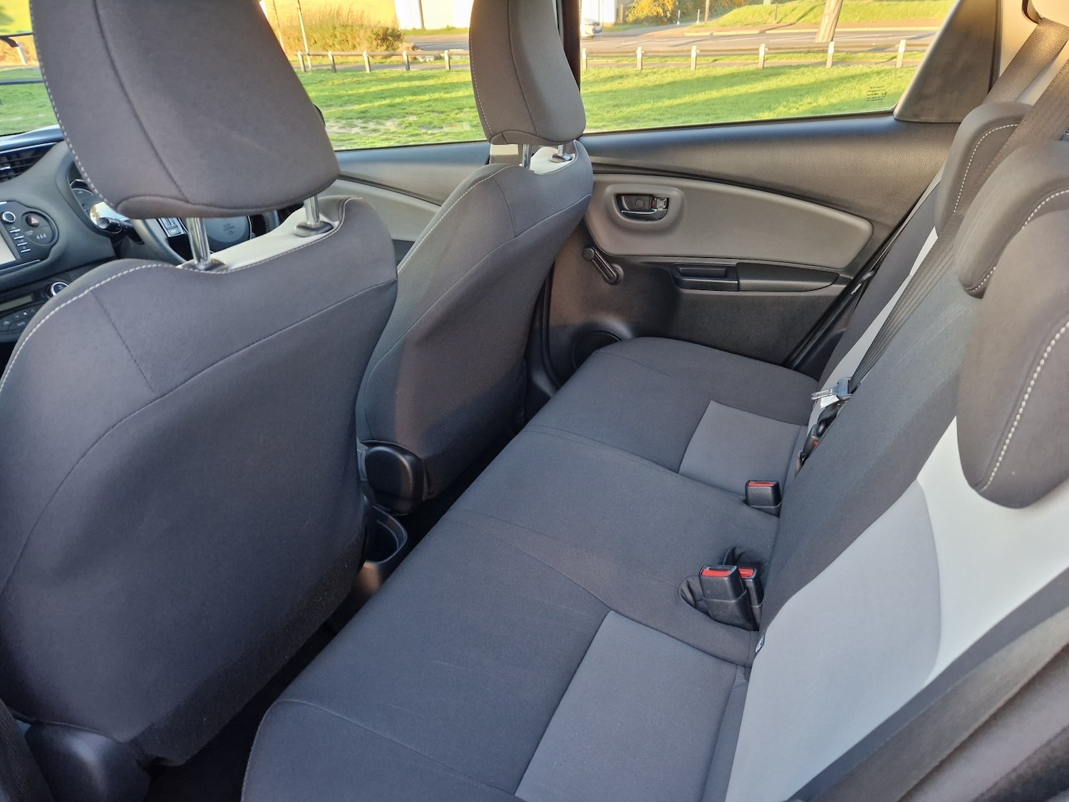 Used Toyota Yaris 2019 for sale - 76656160: Photo 16