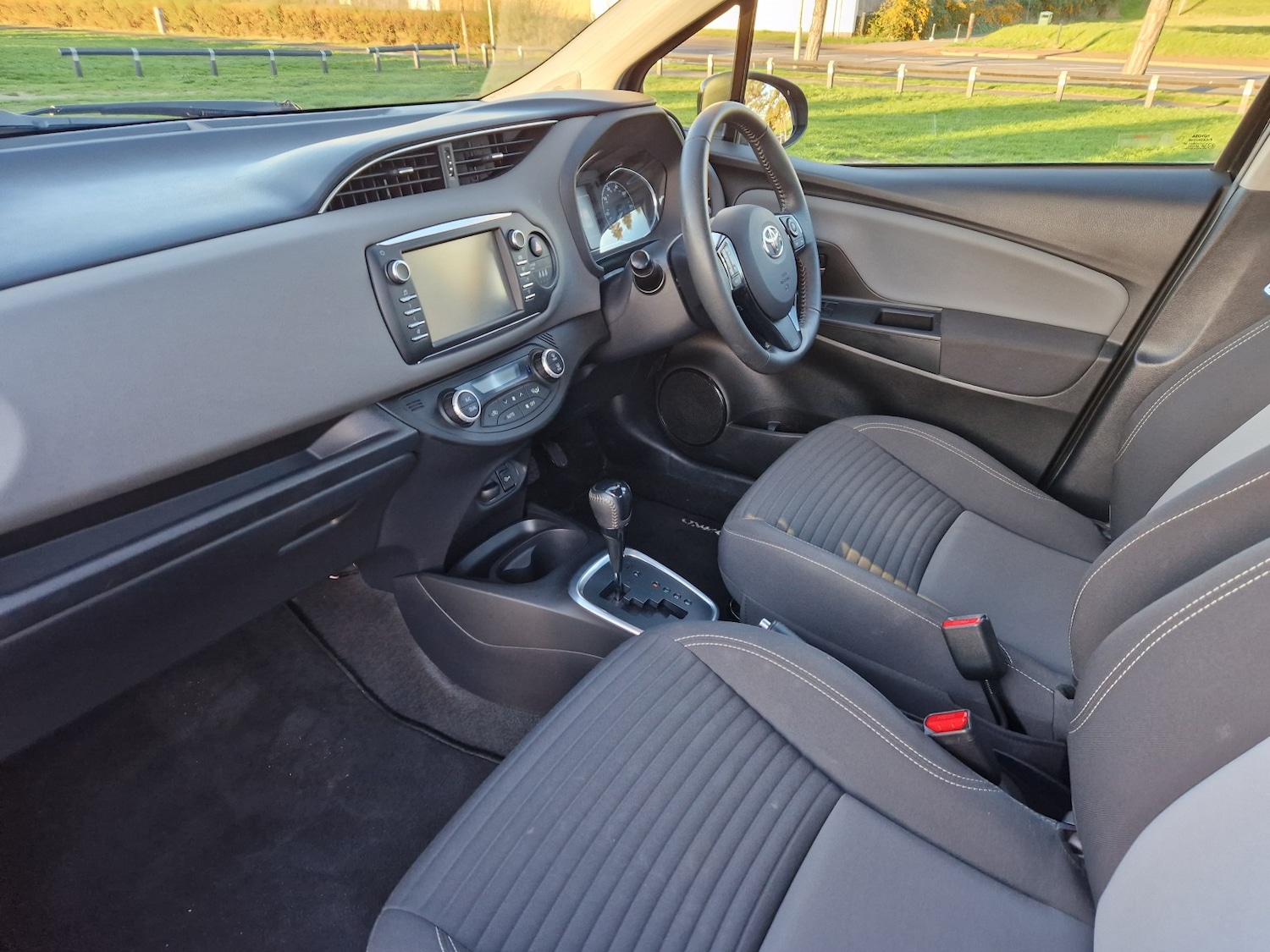 Used Toyota Yaris 2019 for sale - 76656160: Photo 18