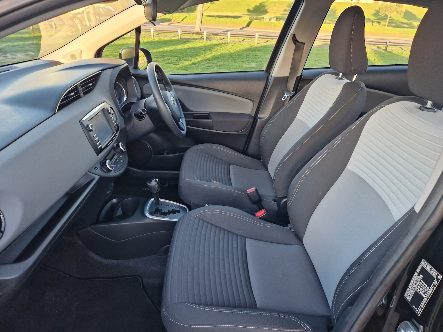 Used Toyota Yaris 2019 for sale - 76656160: Photo 19