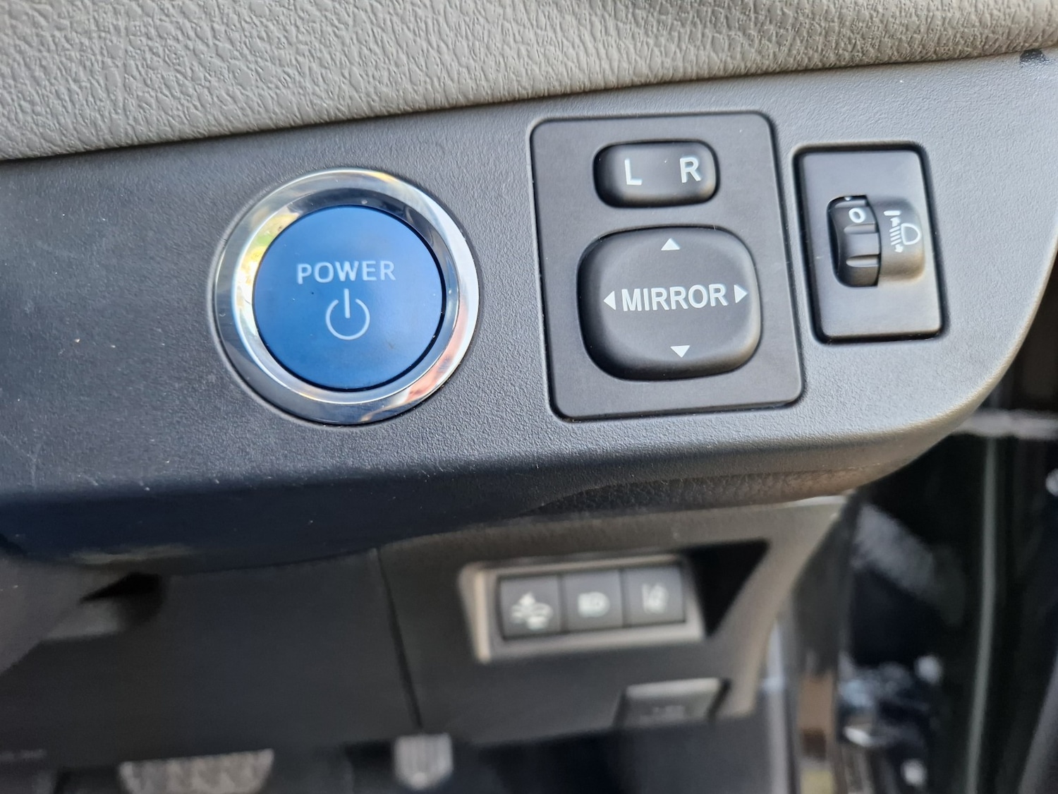 Used Toyota Yaris 2019 for sale - 76656160: Photo 25