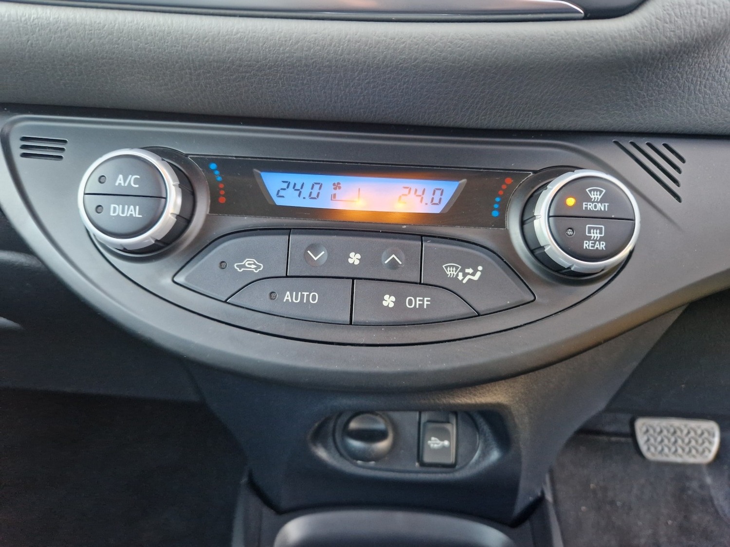 Used Toyota Yaris 2019 for sale - 76656160: Photo 26