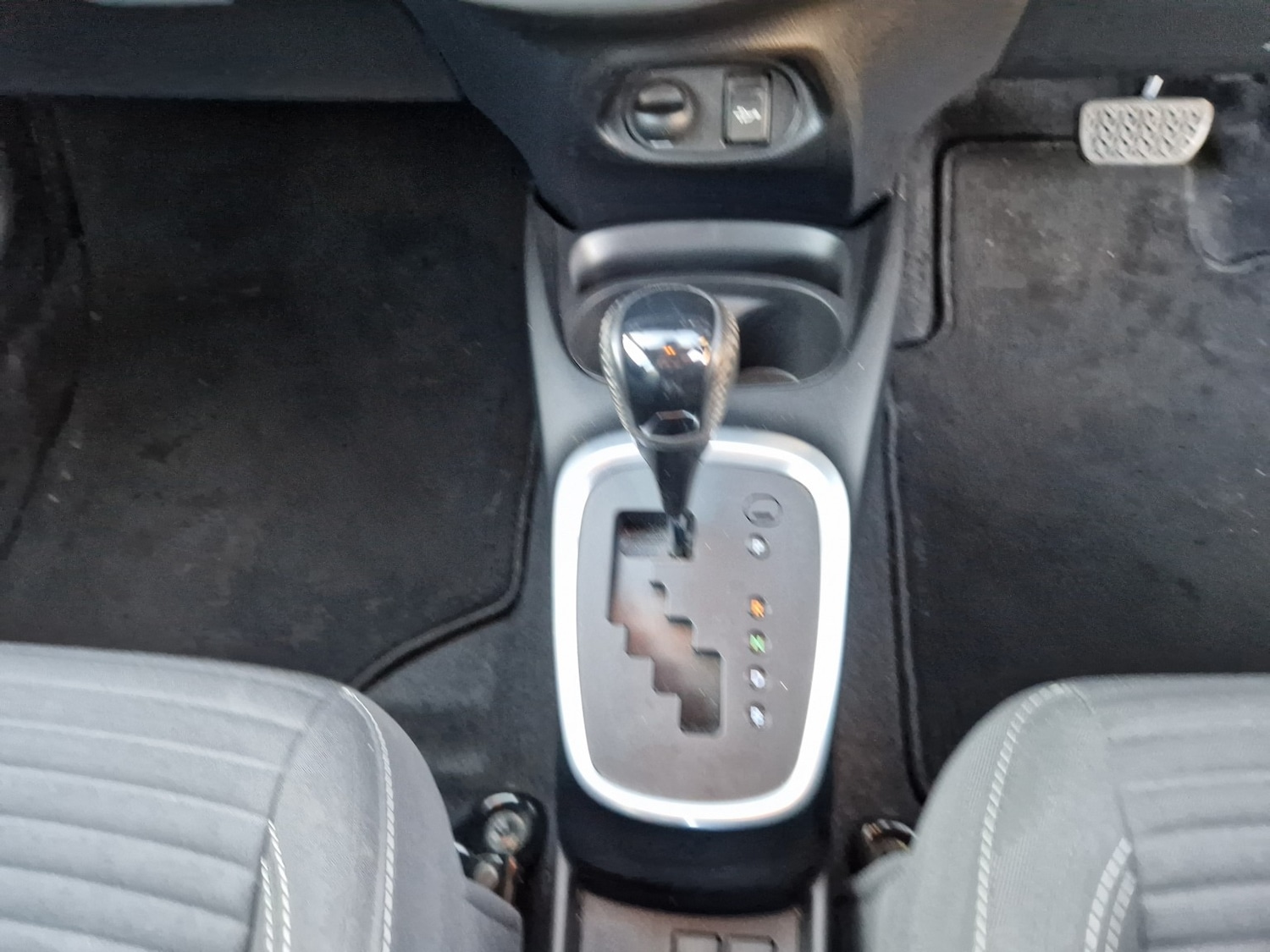 Used Toyota Yaris 2019 for sale - 76656160: Photo 27