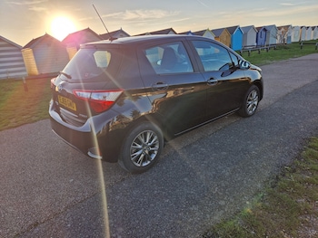Used Toyota Yaris 2019 for sale - 76656160: Photo