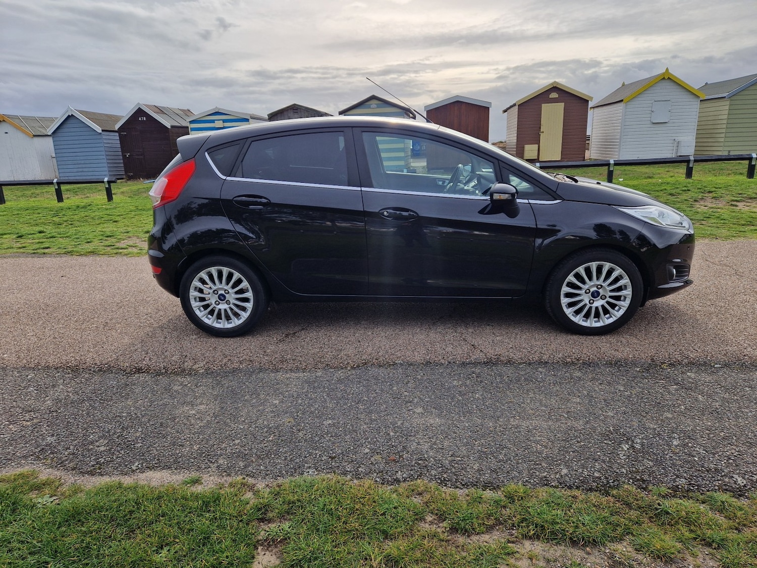 Used Ford Fiesta 2015 for sale - 76418393: Photo 3