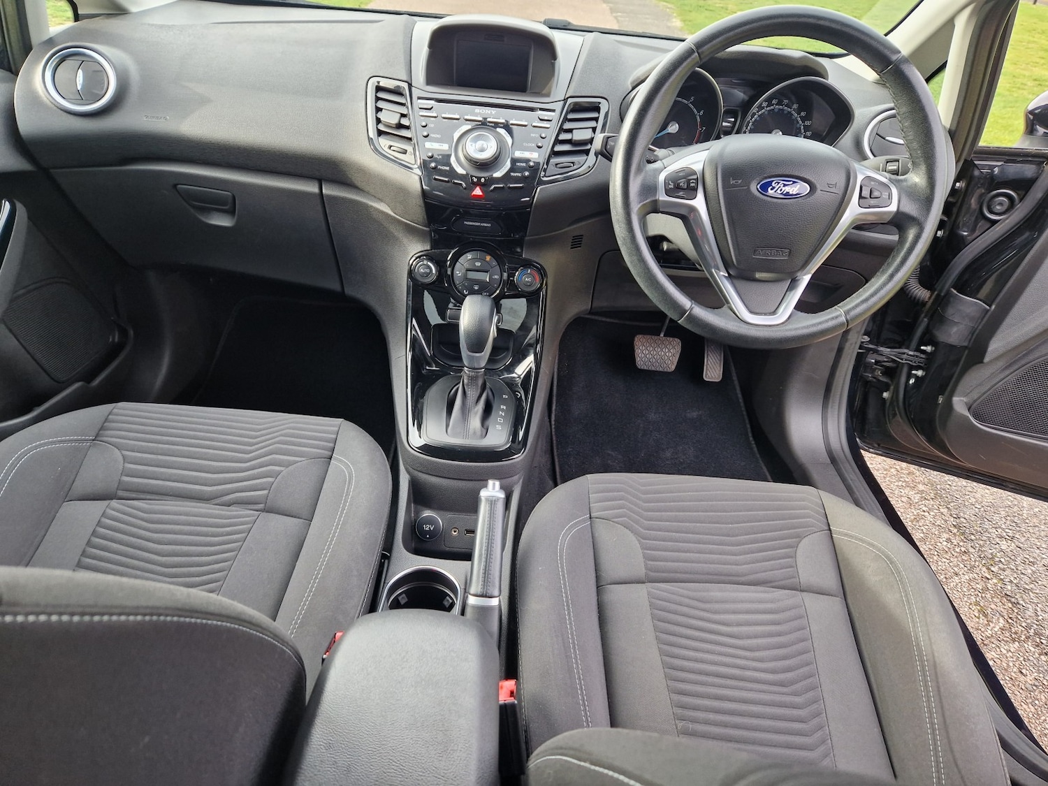 Used Ford Fiesta 2015 for sale - 76418393: Photo 9